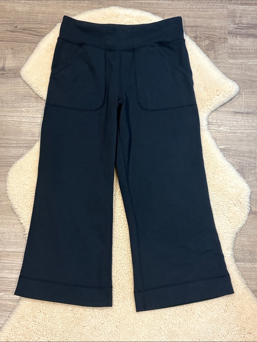 Lululemon cropped wide leg joggers, black, size 2